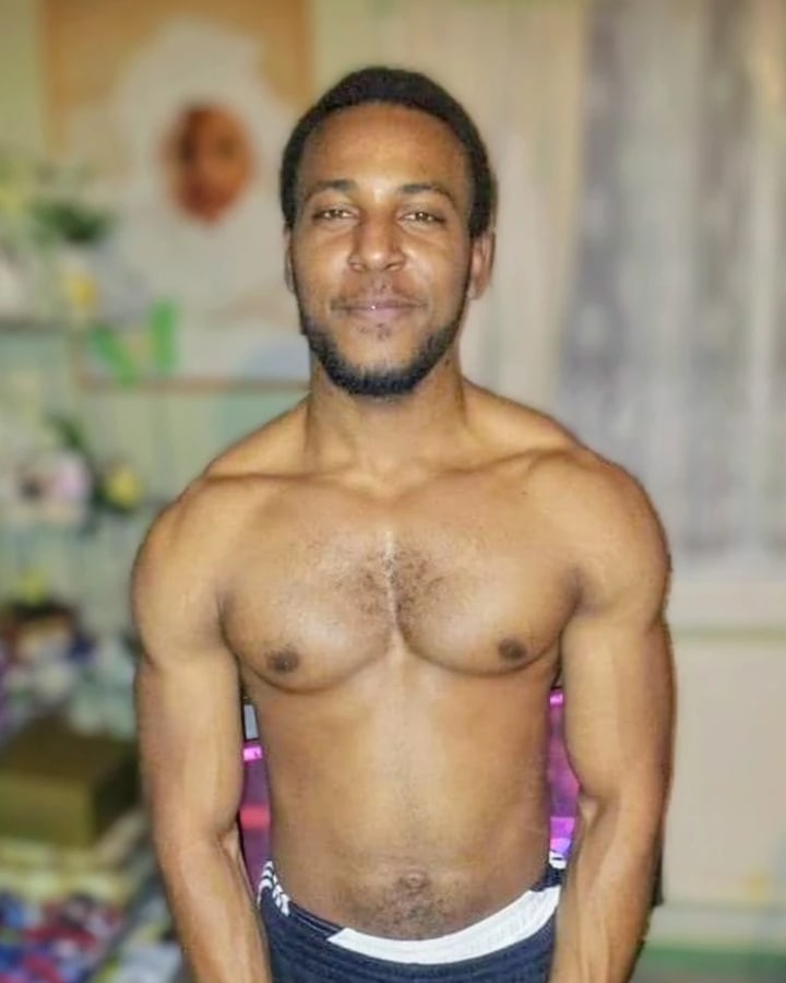 Lee Muscles when he started training